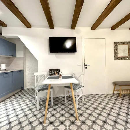 Angela Apartment