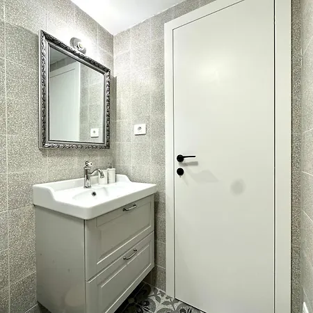 Apartment Angela Piran